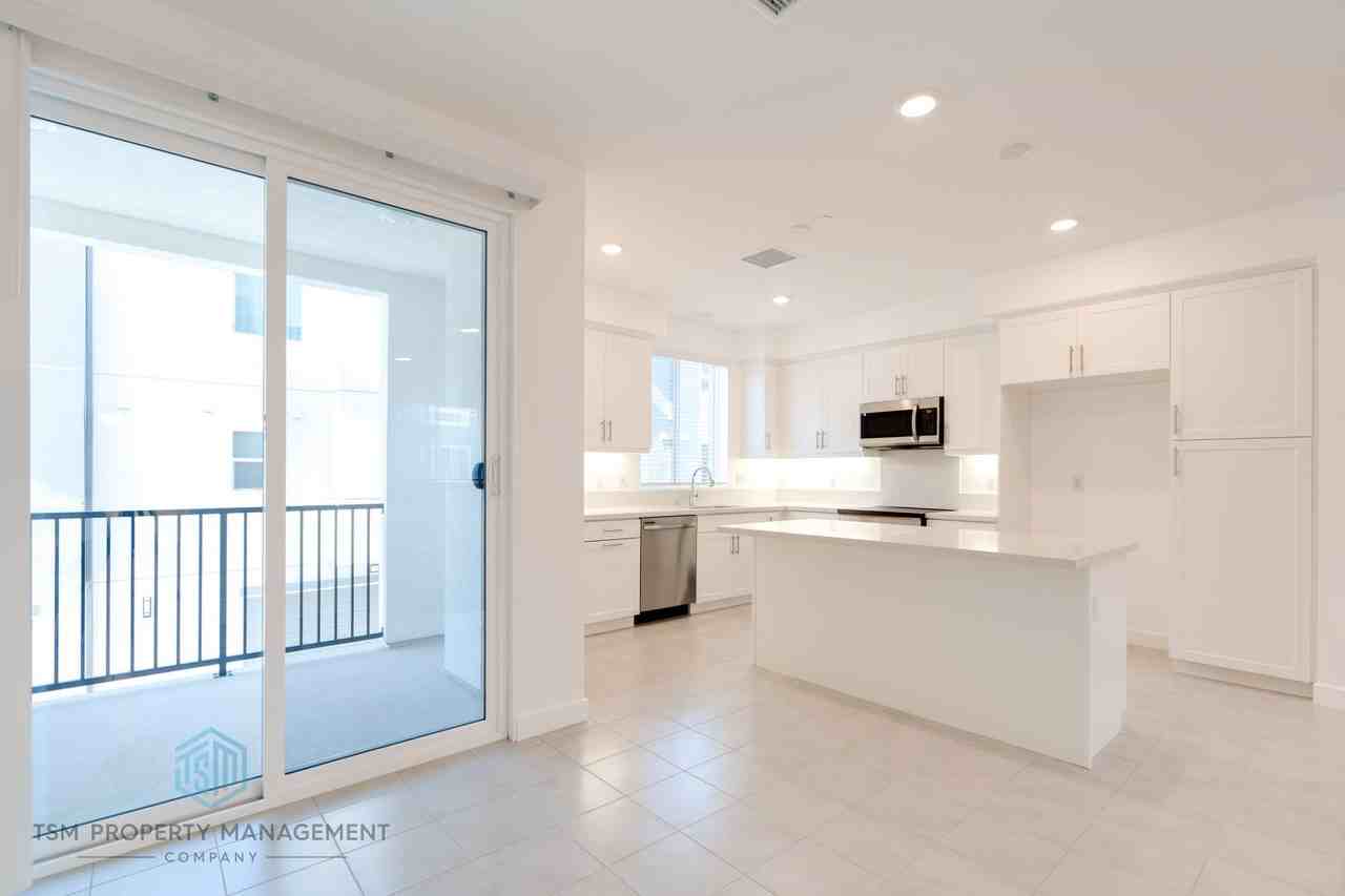 10002 Central Ave #13 - Photo 7 of 20