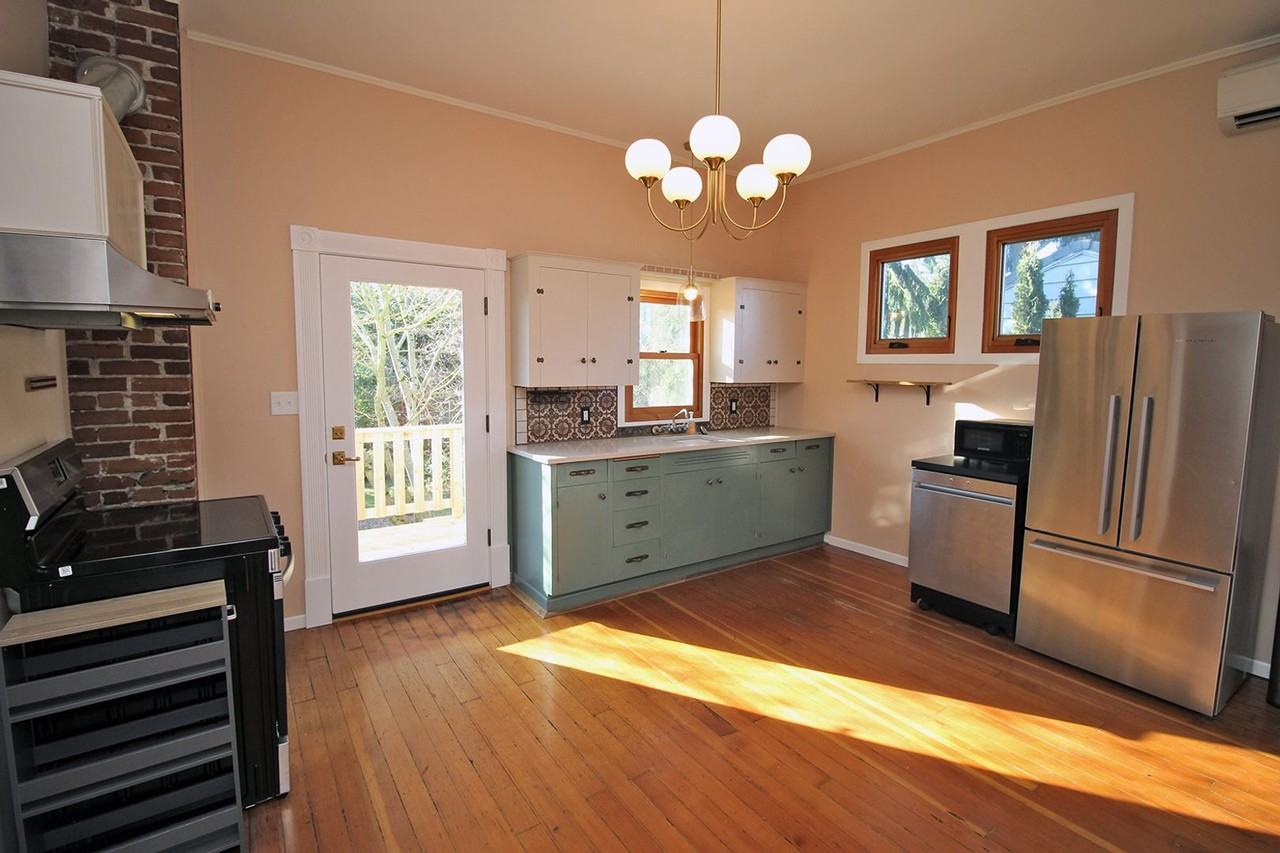 4536 Se Boise St - Photo 7 of 24