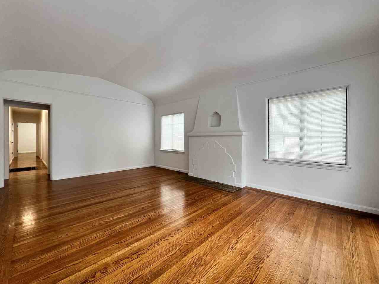 619 Jefferson St - Photo 4 of 20