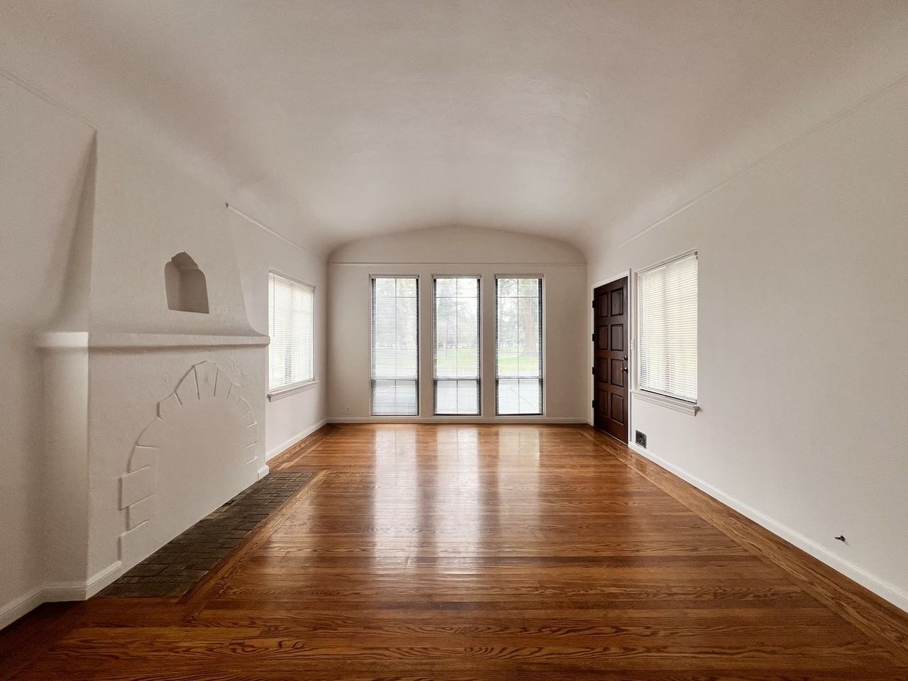 619 Jefferson St - Photo 7 of 20