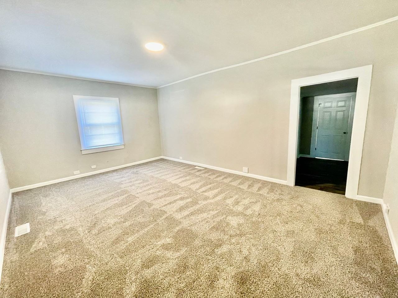 208 Columbia Ave - Photo 3 of 13