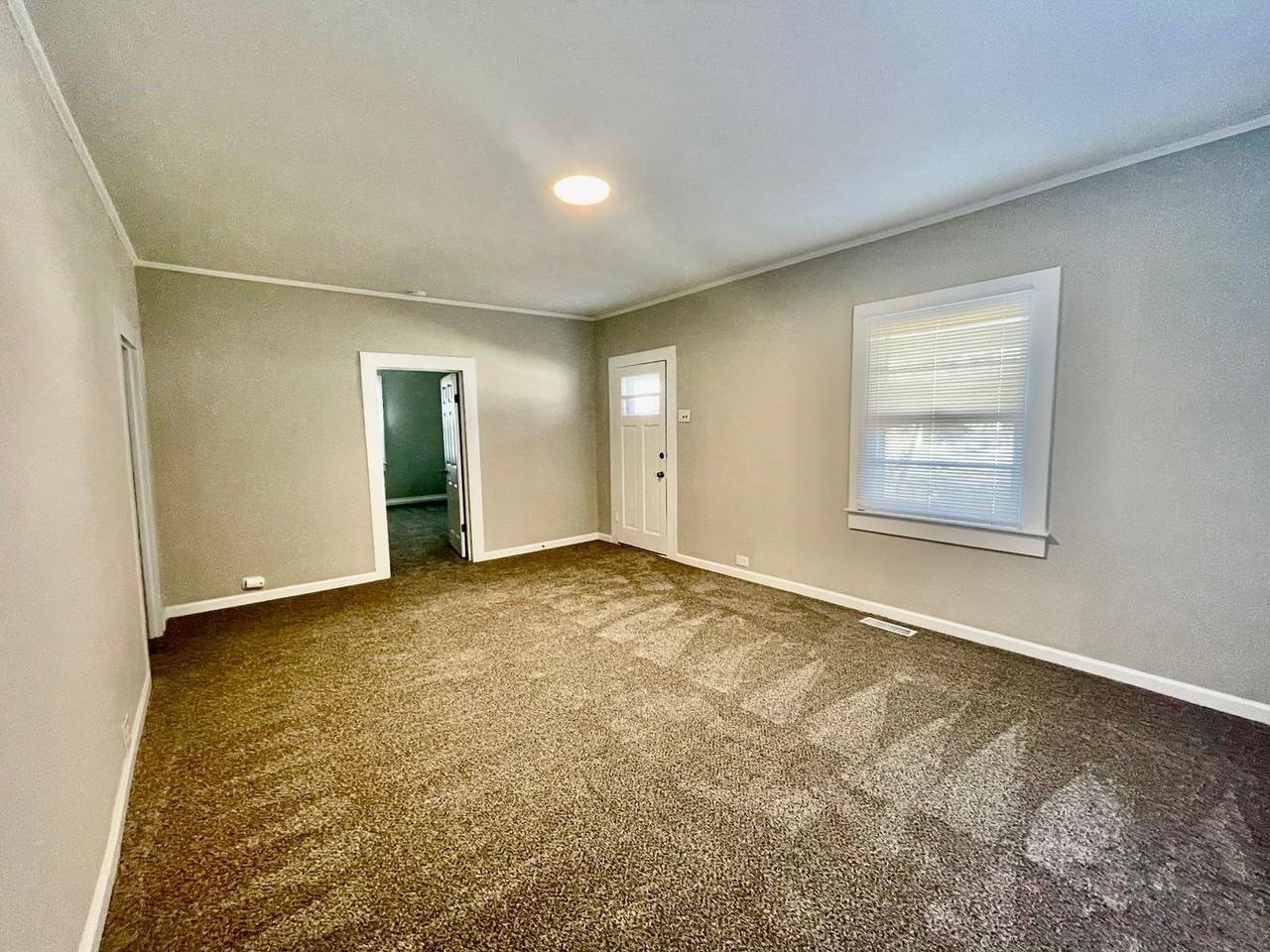 208 Columbia Ave - Photo 4 of 13