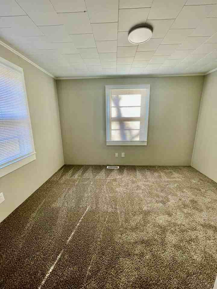 208 Columbia Ave - Photo 7 of 13