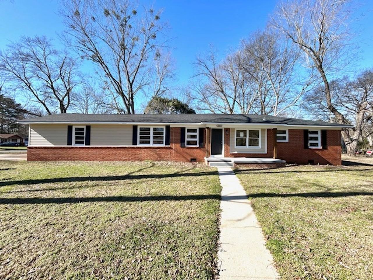 3001 Boswell Dr Nw - Photo 2 of 26