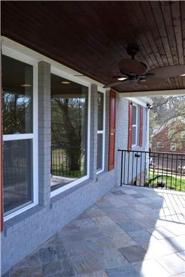 316 Lawndale Dr - Photo 4 of 12