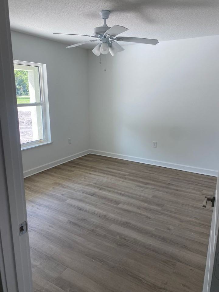 2073 35th Ave - Photo 2 of 10