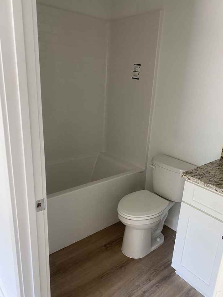 2073 35th Ave - Photo 4 of 10