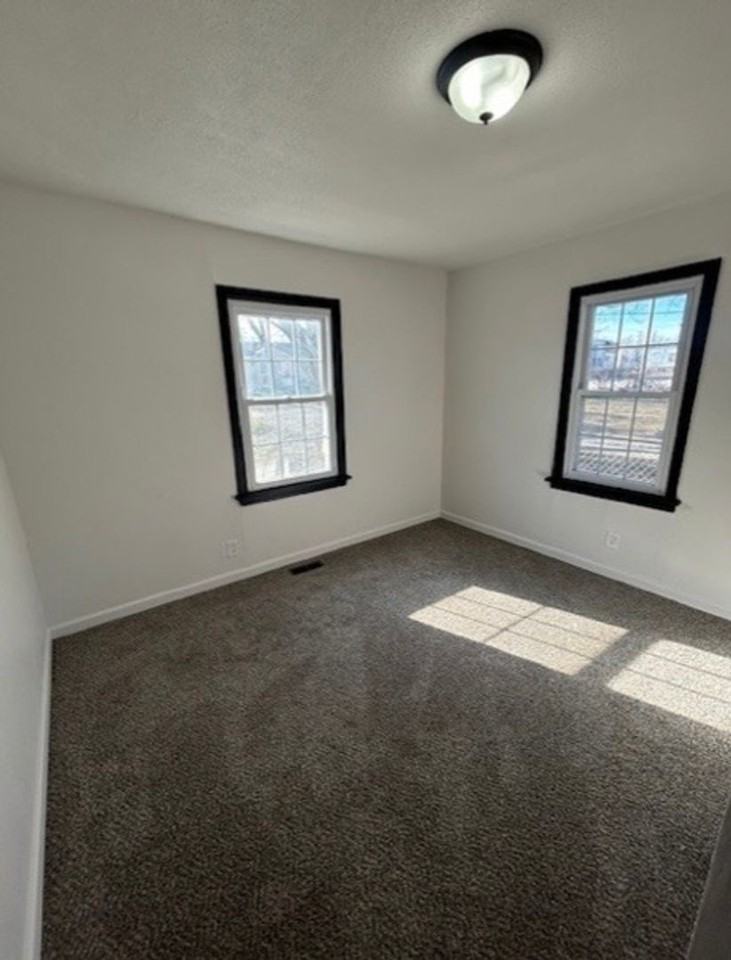 11 Hissrich St - Photo 5 of 10