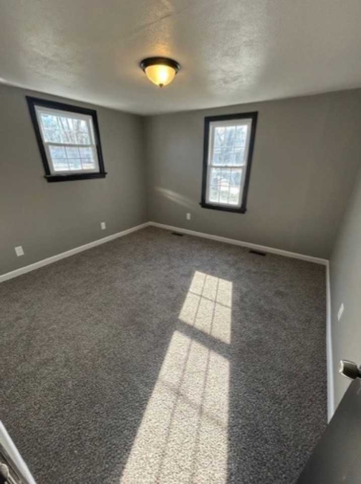 11 Hissrich St - Photo 7 of 10