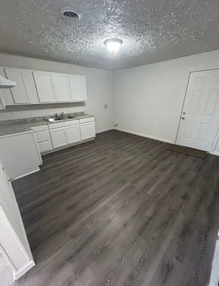 23 Saint Gregory Dr - Photo 3 of 11