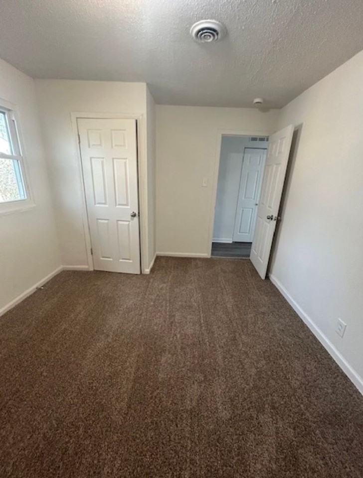 23 Saint Gregory Dr - Photo 7 of 11