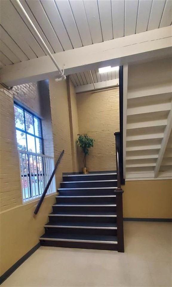 200 S 8th St - Photo 7 of 34