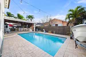 featured image of 1360 Sw 142nd Ave