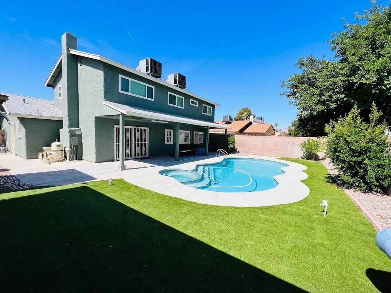 5688 Maceta Ave - Photo 3 of 20