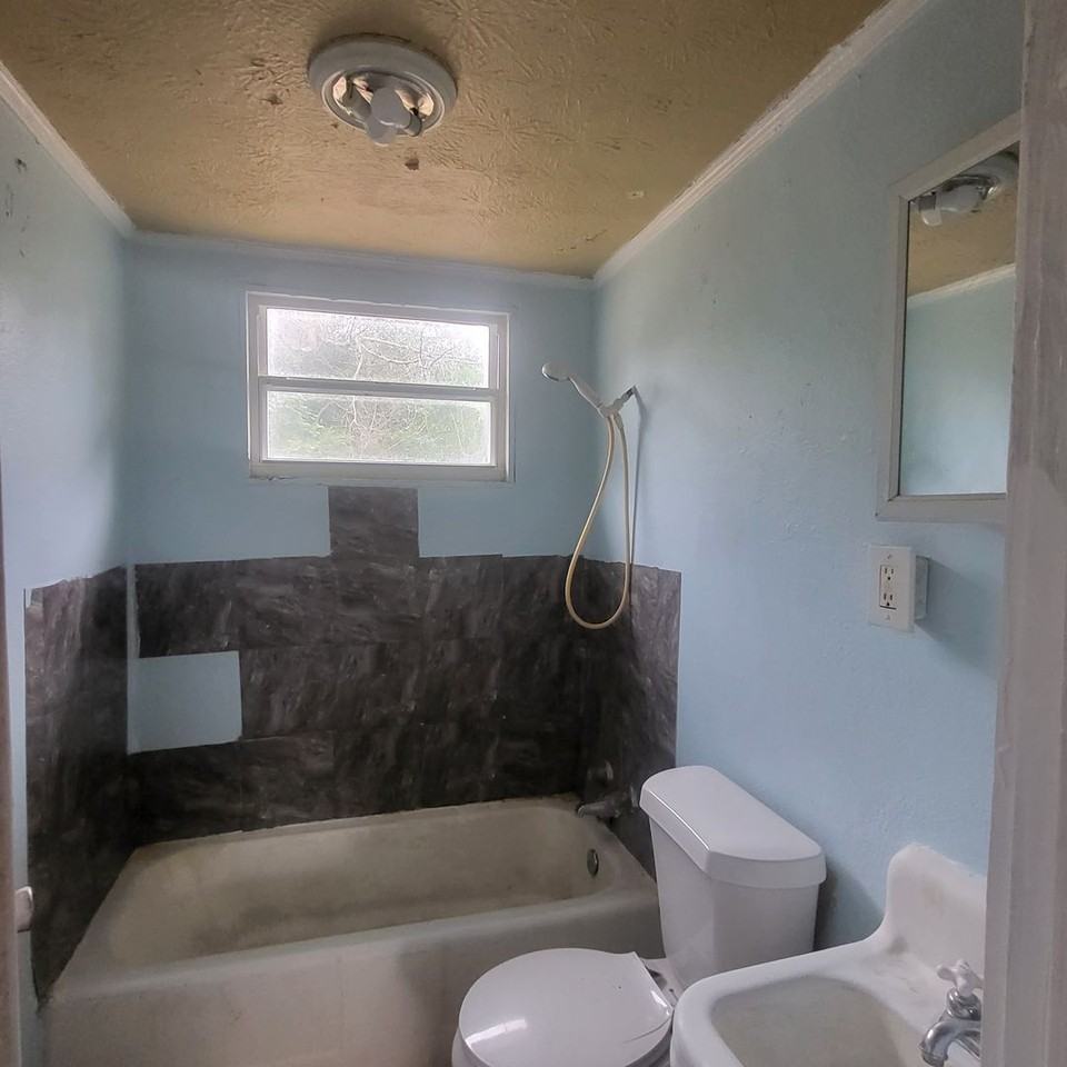 111 Circle Dr - Photo 7 of 12