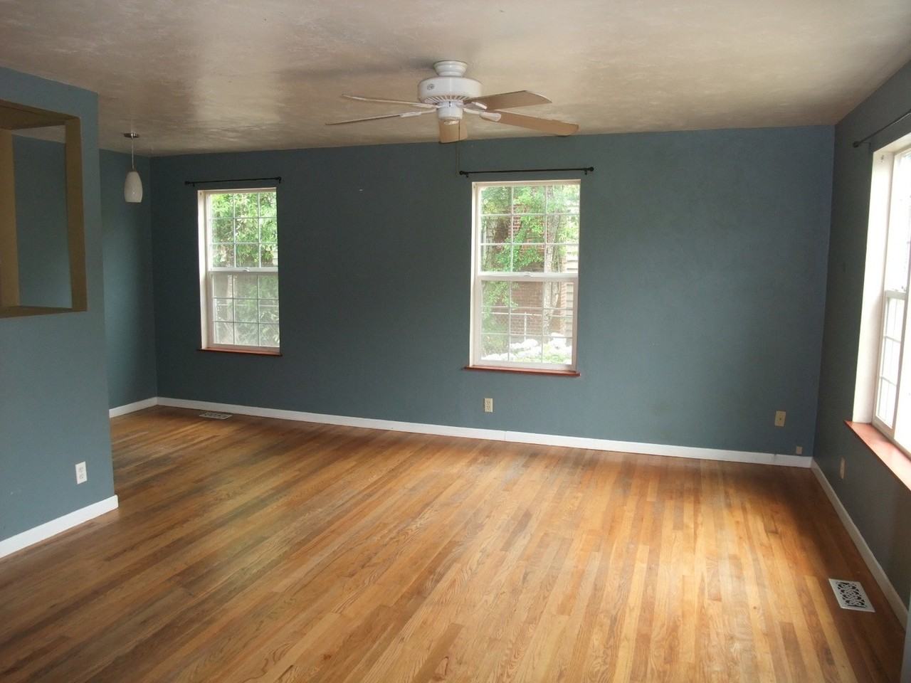 904 Nw 29th St - Photo 5 of 11