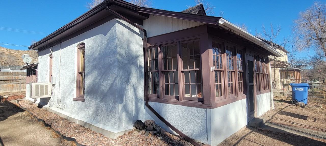 211 Greenwood Ave - Photo 3 of 35