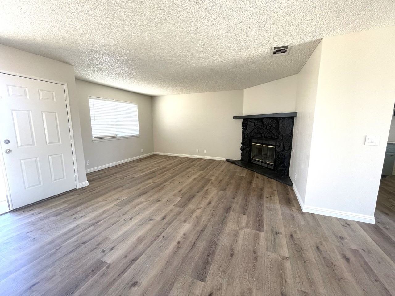 8649 Great Circle Dr - Photo 2 of 21