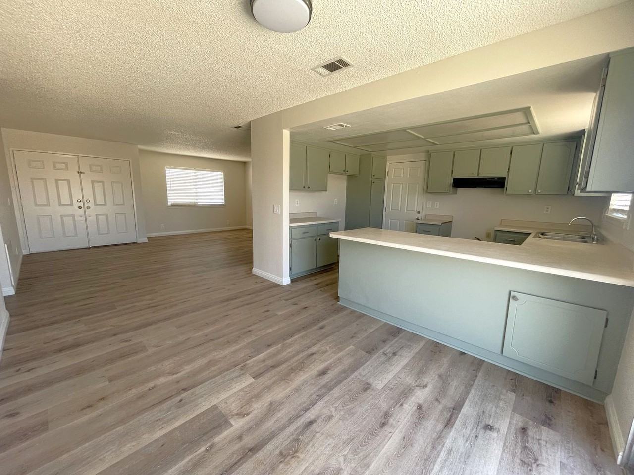 8649 Great Circle Dr - Photo 5 of 21