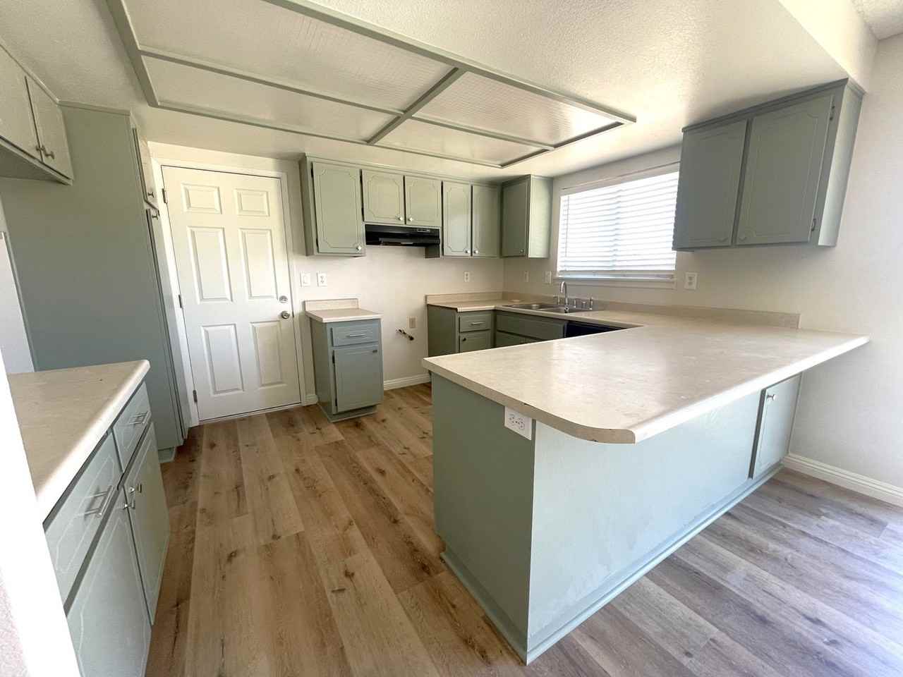 8649 Great Circle Dr - Photo 6 of 21