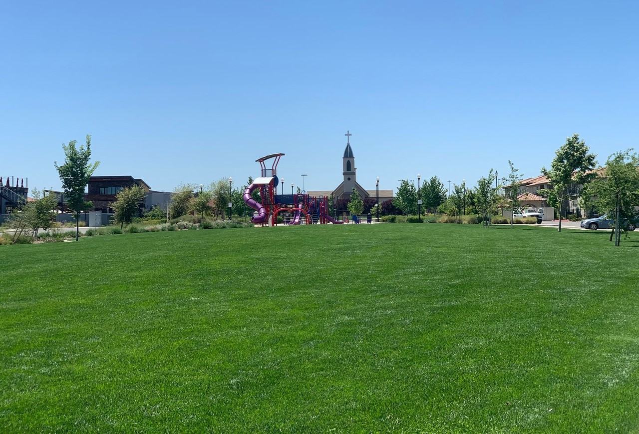 1025 Dennington Pl - Photo 3 of 30