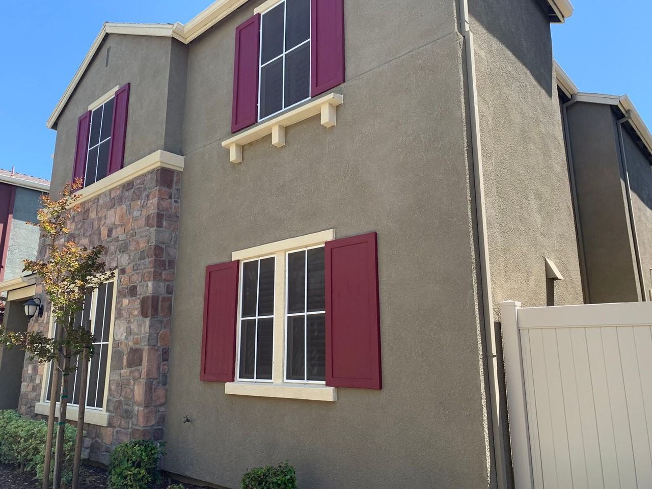 1025 Dennington Pl - Photo 5 of 30