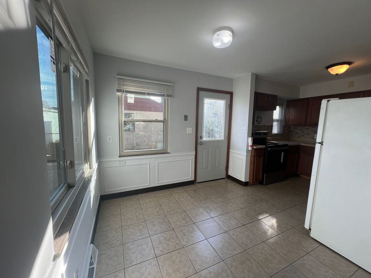 1324 Meadow Rd - Photo 6 of 30