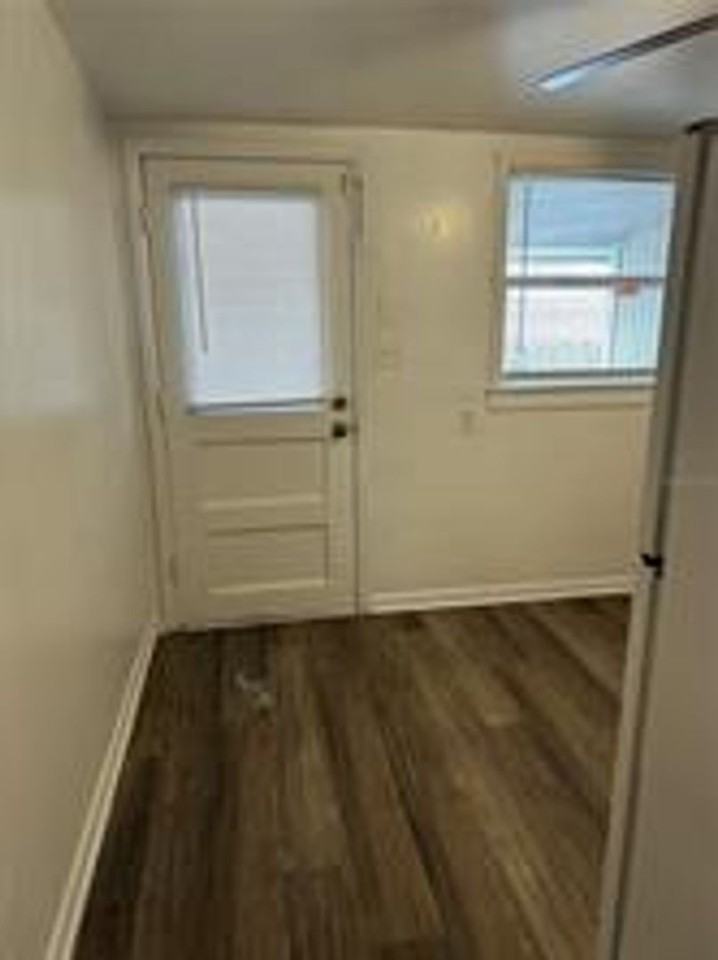1109 Willow Ave - Photo 2 of 8