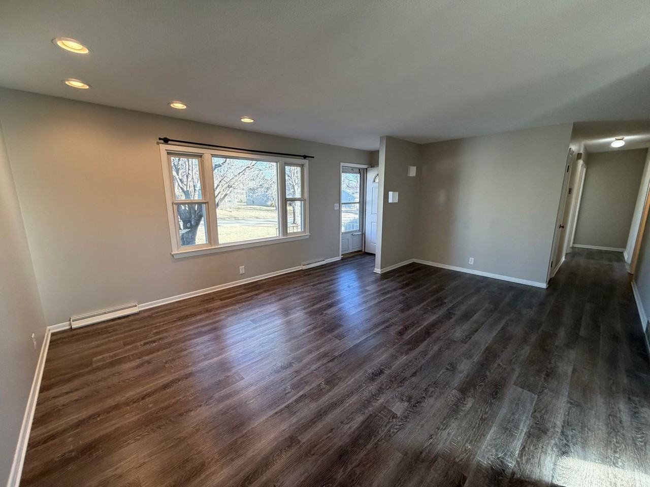 8721 Seward St - Photo 2 of 18