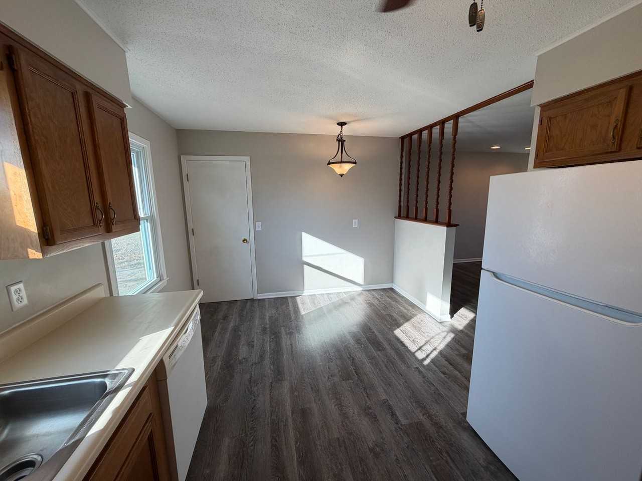 8721 Seward St - Photo 6 of 18