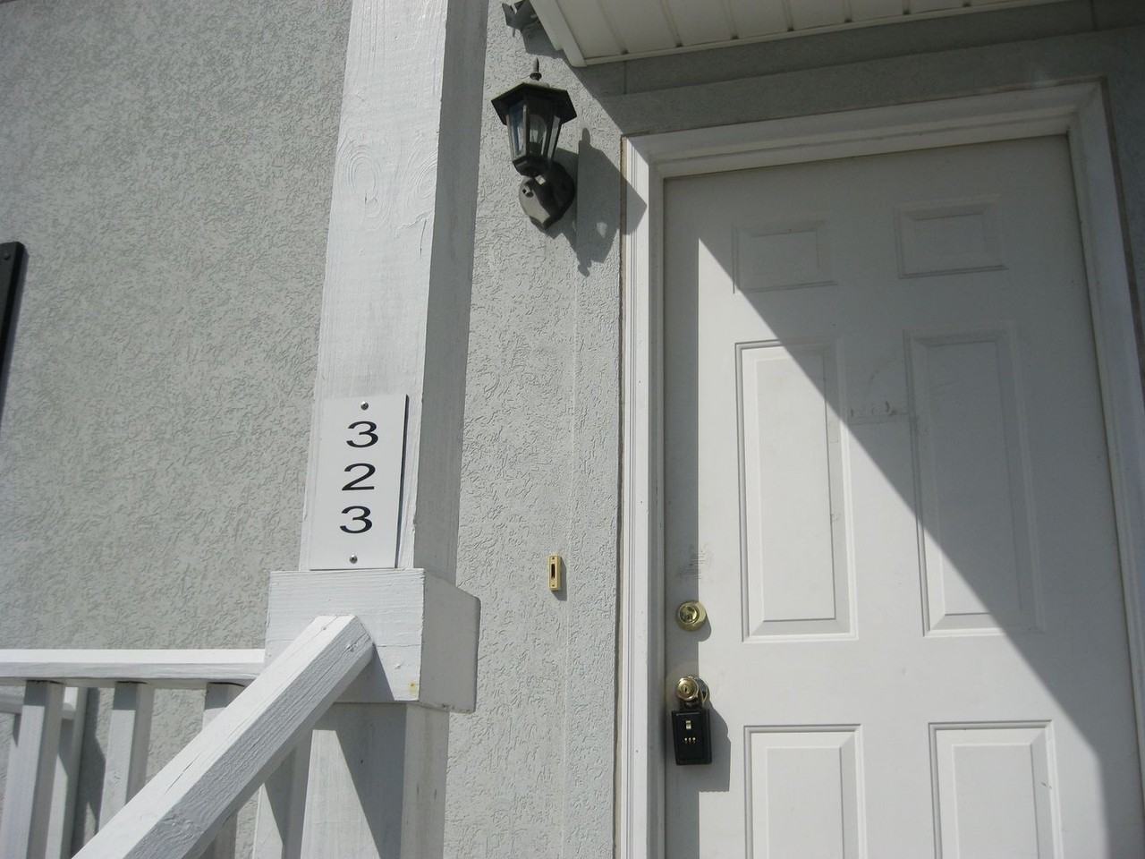 323 Laurel Oak Ln - Photo 3 of 37