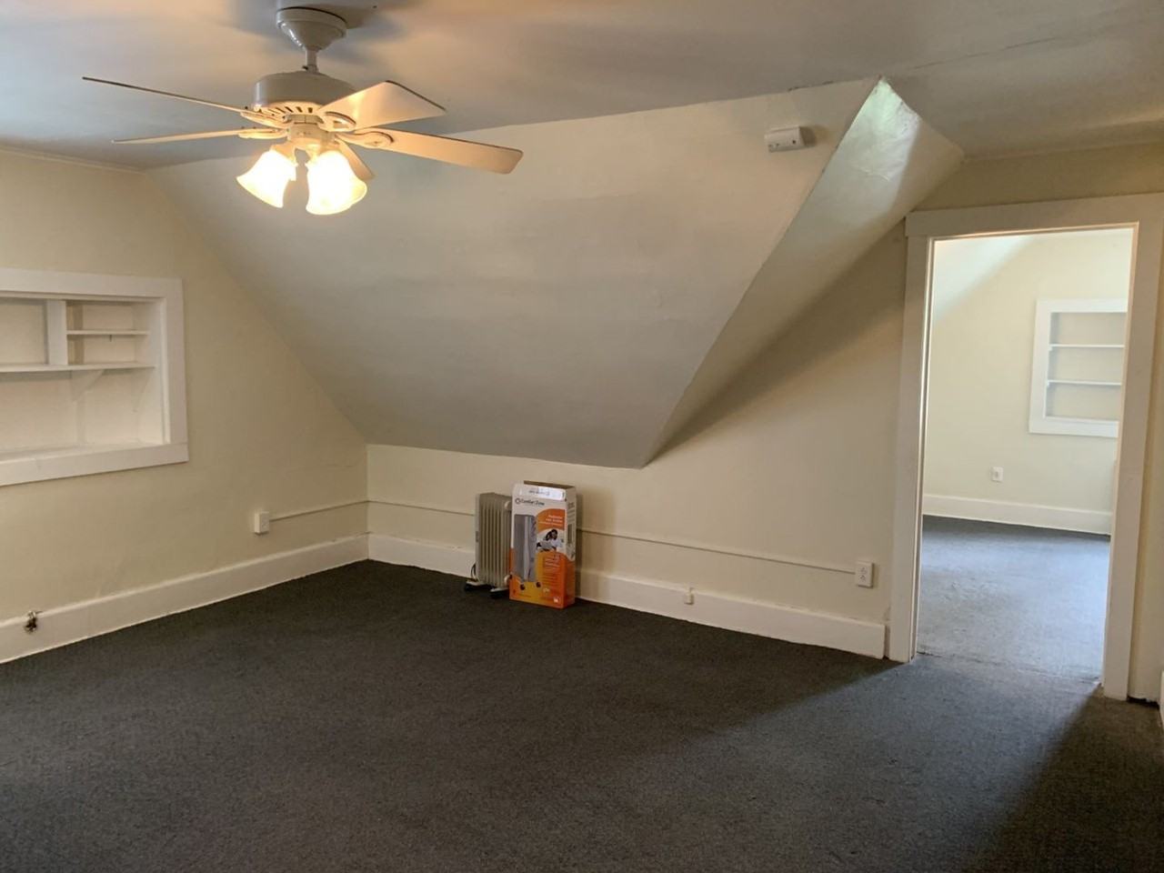 702 E Green St - Photo 7 of 8