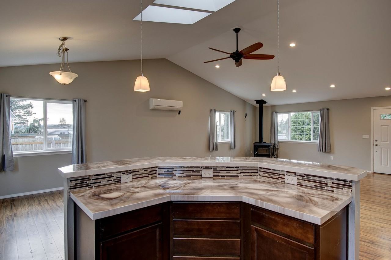 940 Shawn Ave - Photo 5 of 32