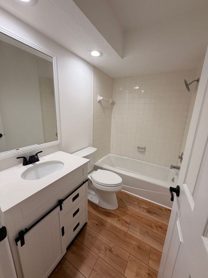 6214 Camphor Ave - Photo 4 of 19