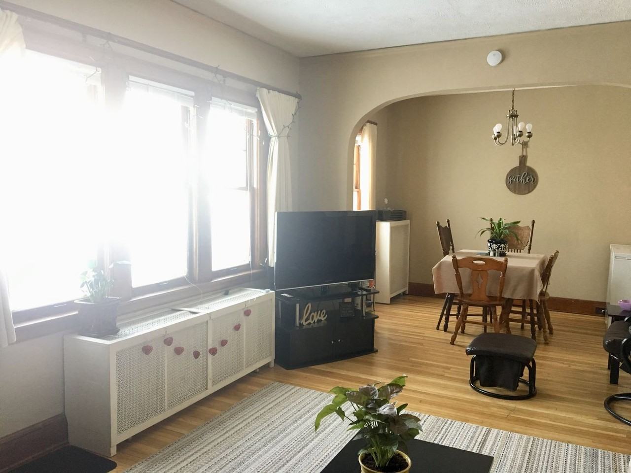 908 E 4th St - Photo 3 of 18