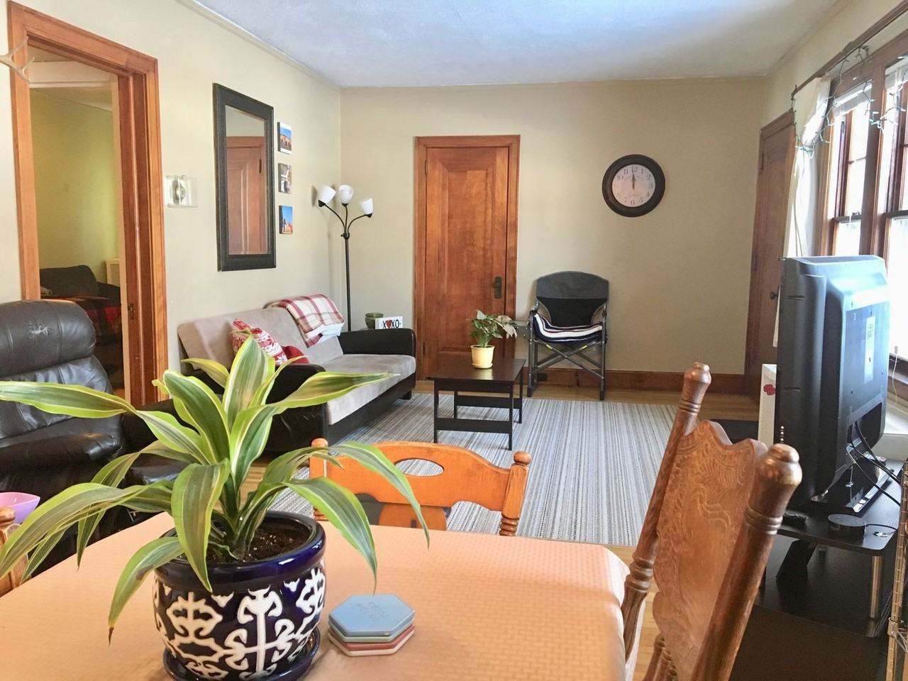 908 E 4th St - Photo 5 of 18