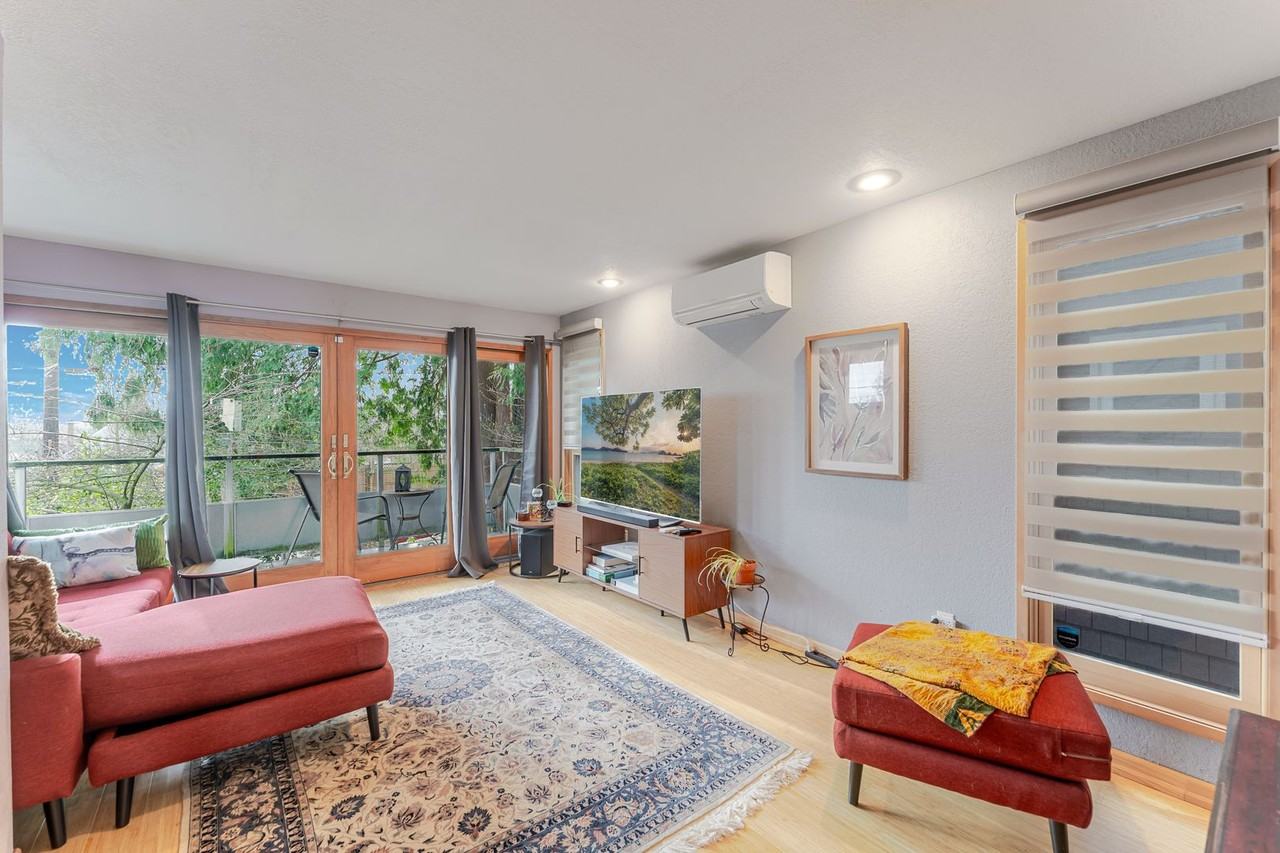 936 N 79th St - Photo 2 of 27