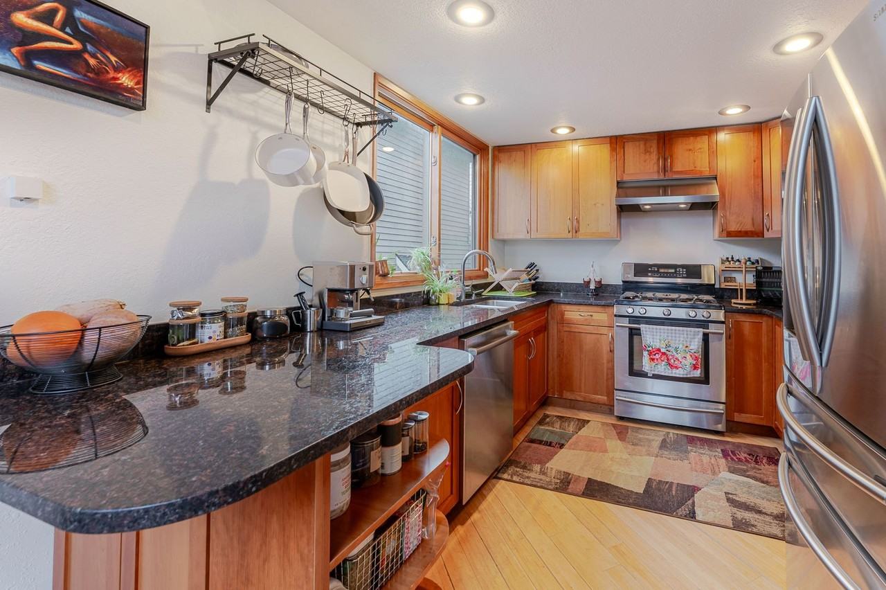 936 N 79th St - Photo 4 of 27