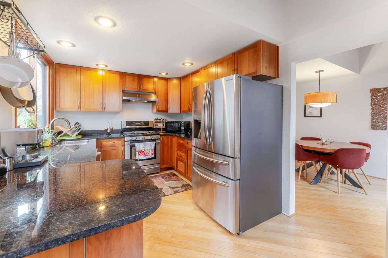 936 N 79th St - Photo 6 of 27