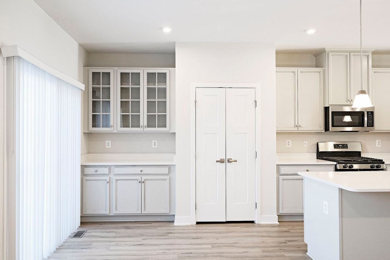 2045 Landon Ln - Photo 3 of 19