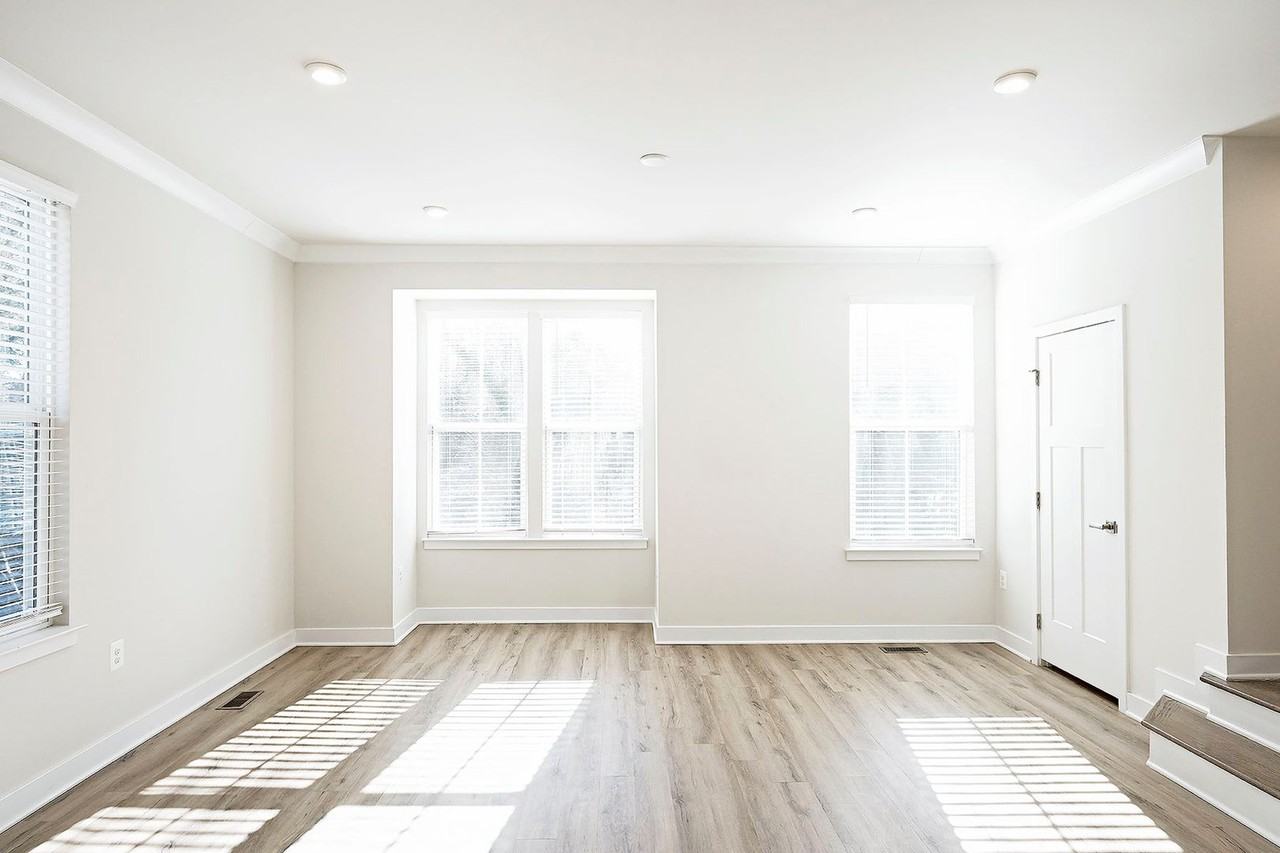 2045 Landon Ln - Photo 4 of 19