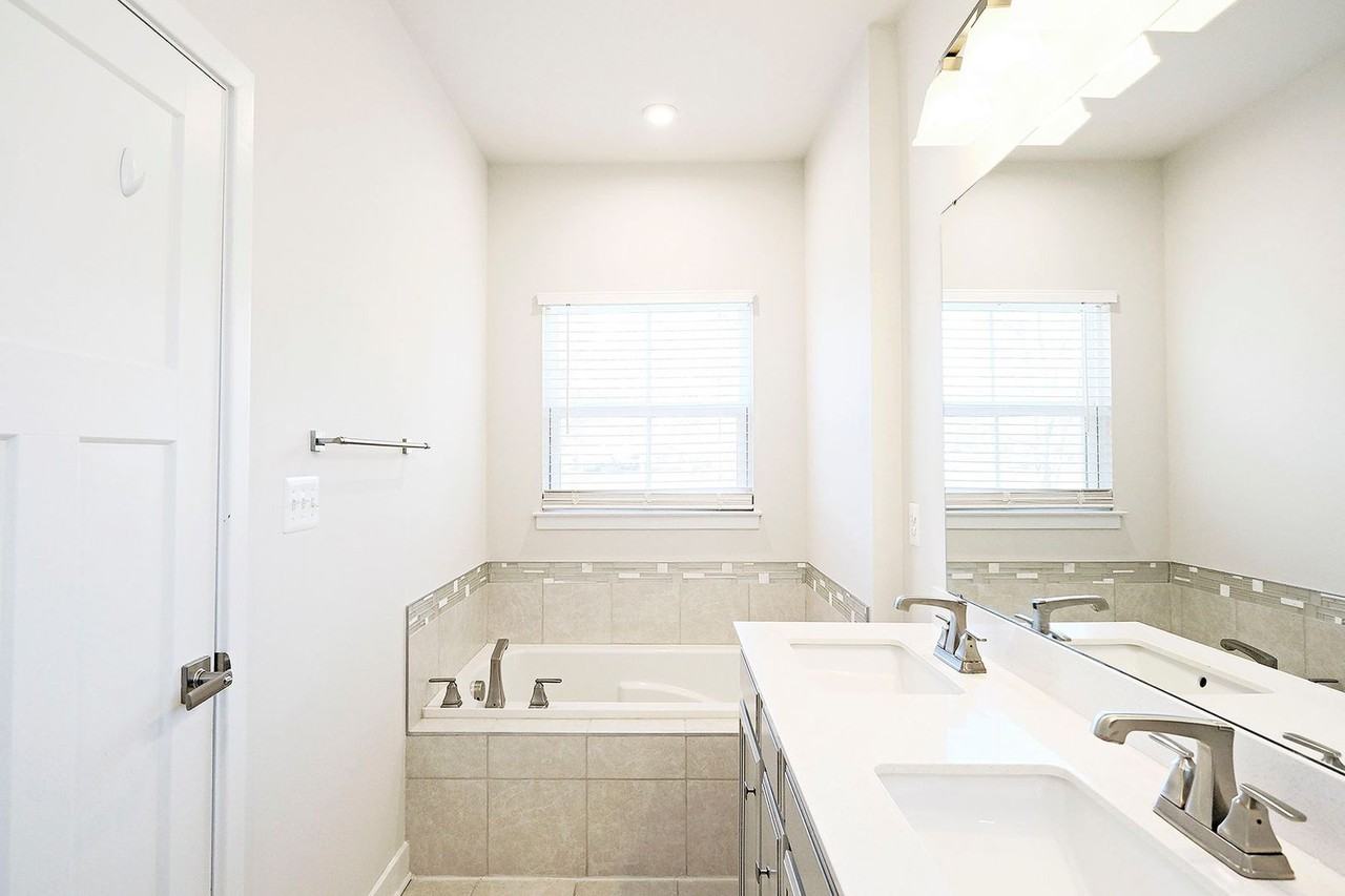 2045 Landon Ln - Photo 7 of 19