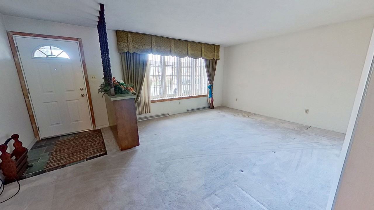 460 W Beaver St - Photo 2 of 14