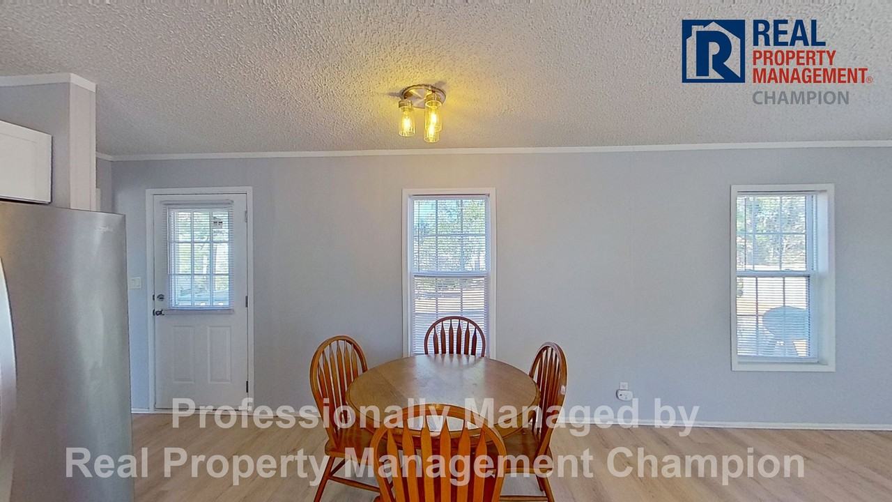 337 Dwight St - Photo 7 of 25