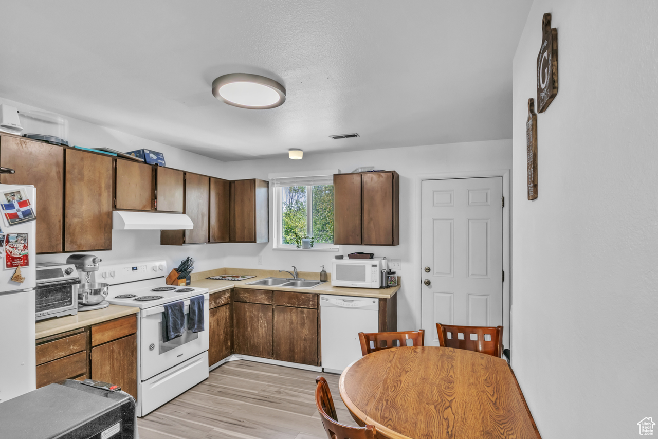 Conley Cottage - Photo 5 of 13