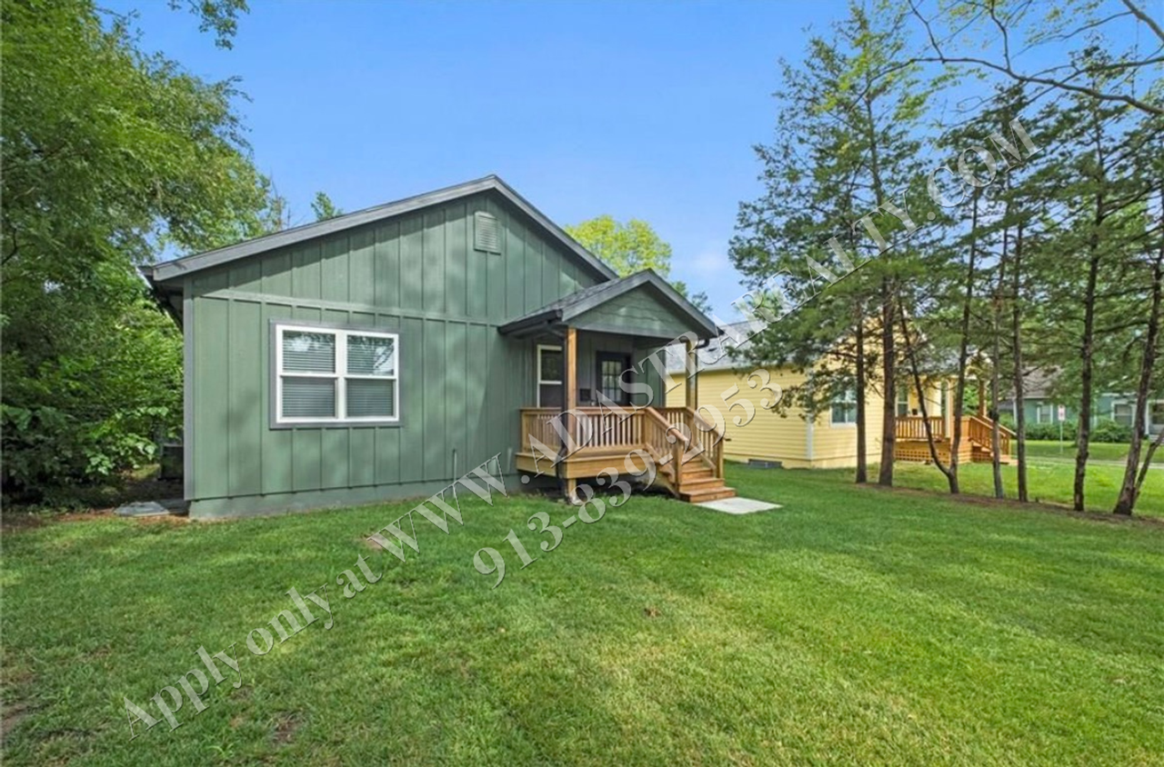 1742 Alabama St - Photo 6 of 27