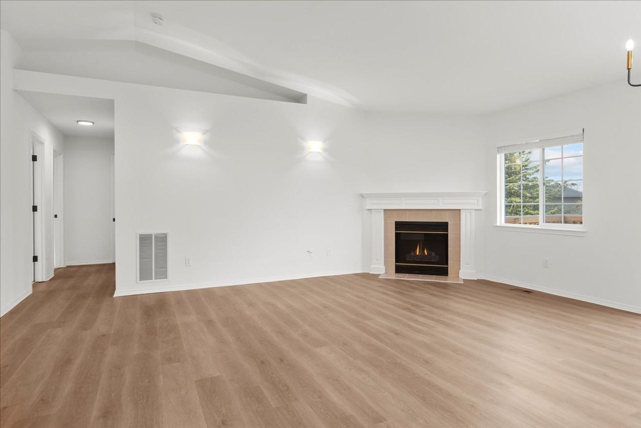 16411 156th St Se - Photo 5 of 30