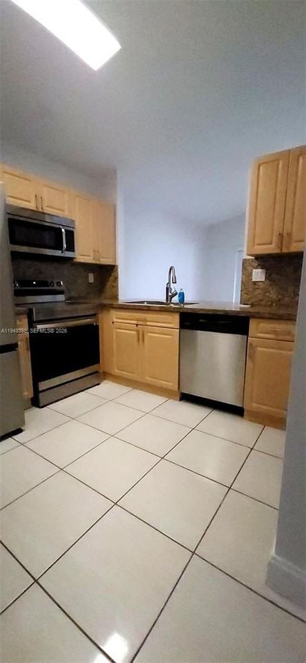 14316 Sw 148th Pl - Photo 3 of 18