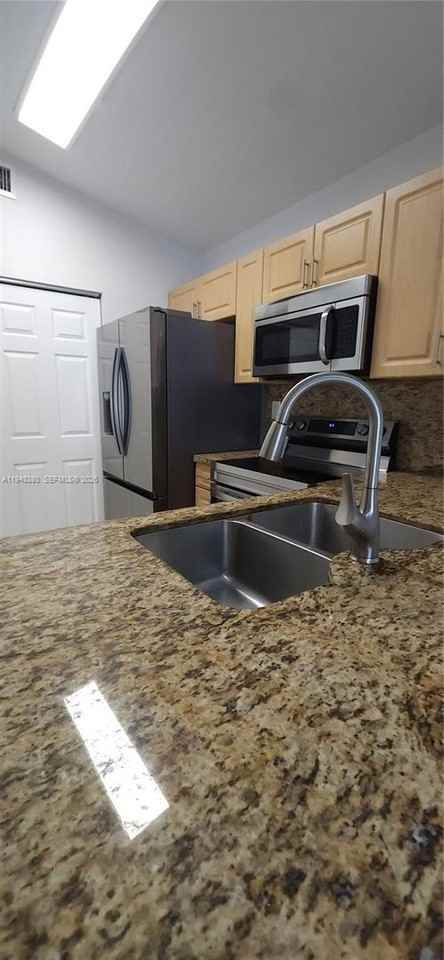 14316 Sw 148th Pl - Photo 4 of 18