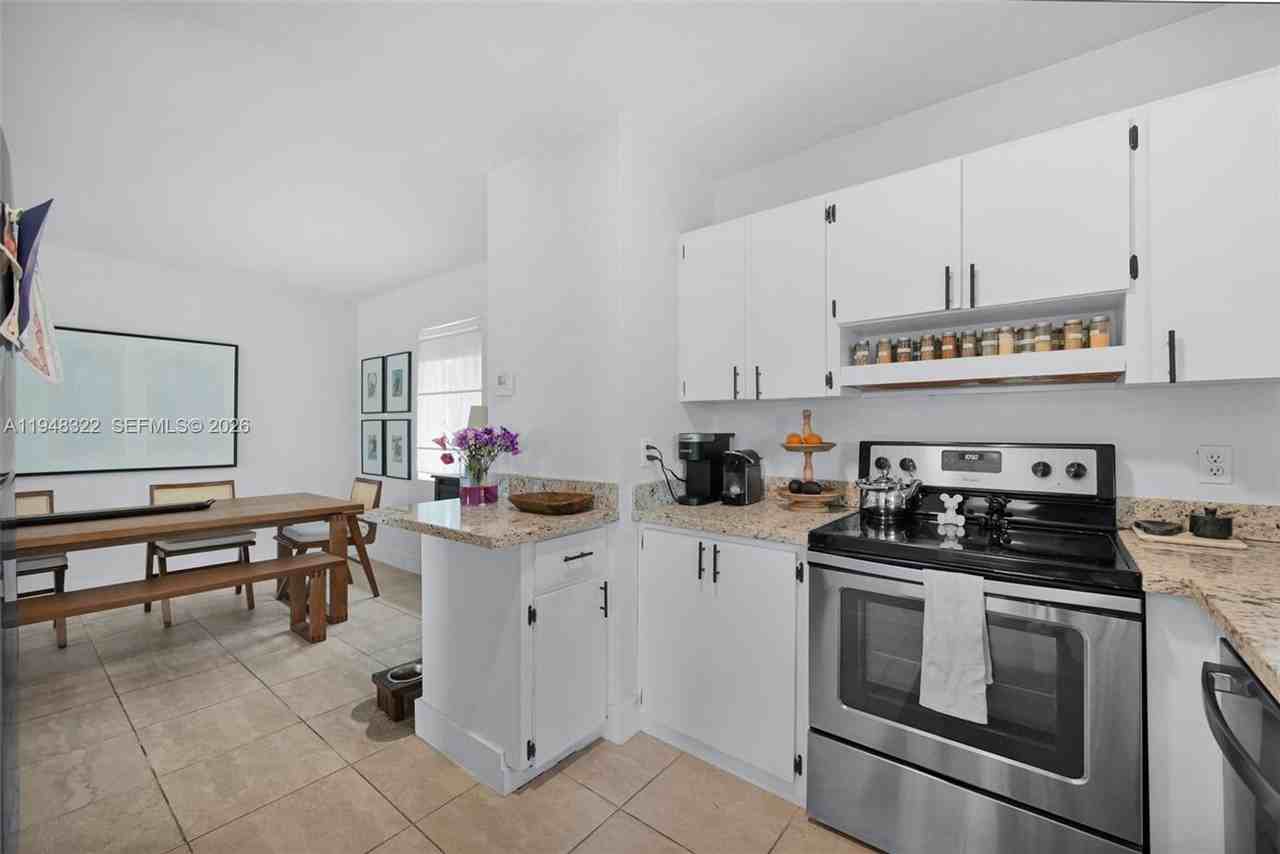 8780 Sw 200th Ter - Photo 3 of 20